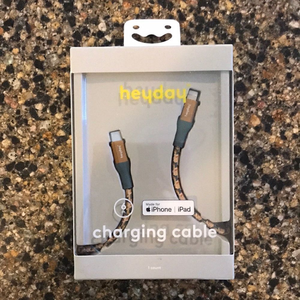NEW Heyday 6 Ft. IPhone/IPad Charging Cable